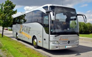 Reisebusse mit WC, Küche, Klimaanlage, Schlafsessel, Video, Radio, CD-Anlage 28 Sitze + 1 Reiseleitersitz